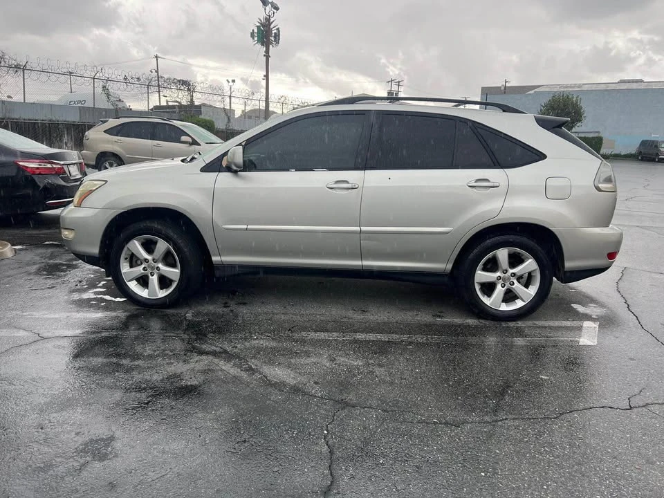 2005 Lexus RX 2nd Gen - Image 2 of 8