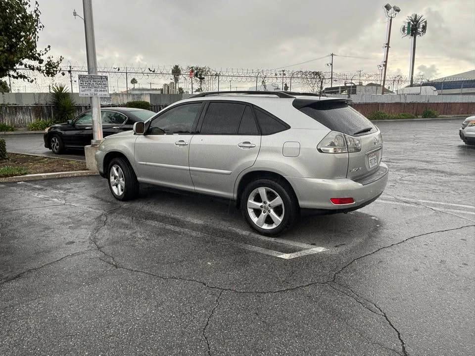 2005 Lexus RX 2nd Gen - Image 5 of 8