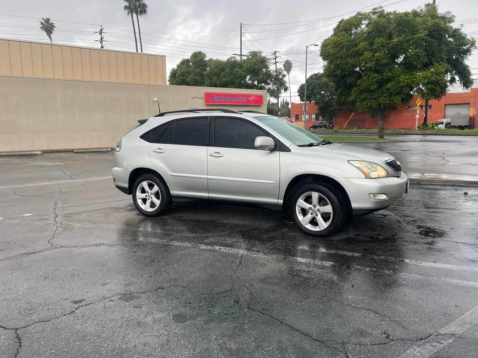 2005 Lexus RX 2nd Gen - Image 3 of 8