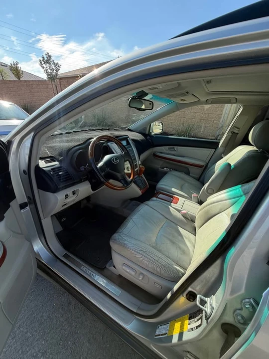 2005 Lexus RX 2nd Gen - Image 4 of 9