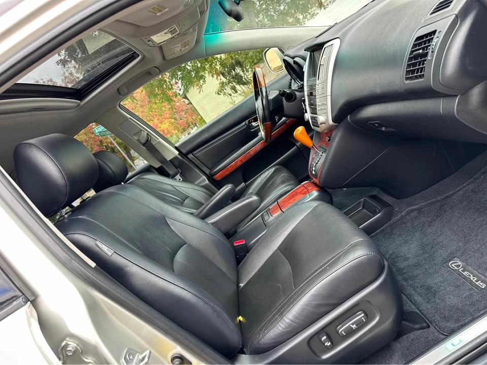 2005 Lexus RX 2nd Gen - Image 6 of 12