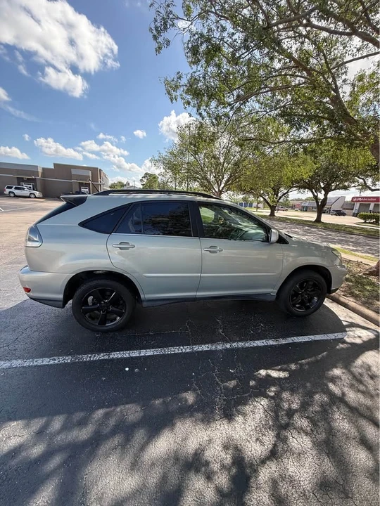 2005 Lexus RX 2nd Gen - Image 9 of 9