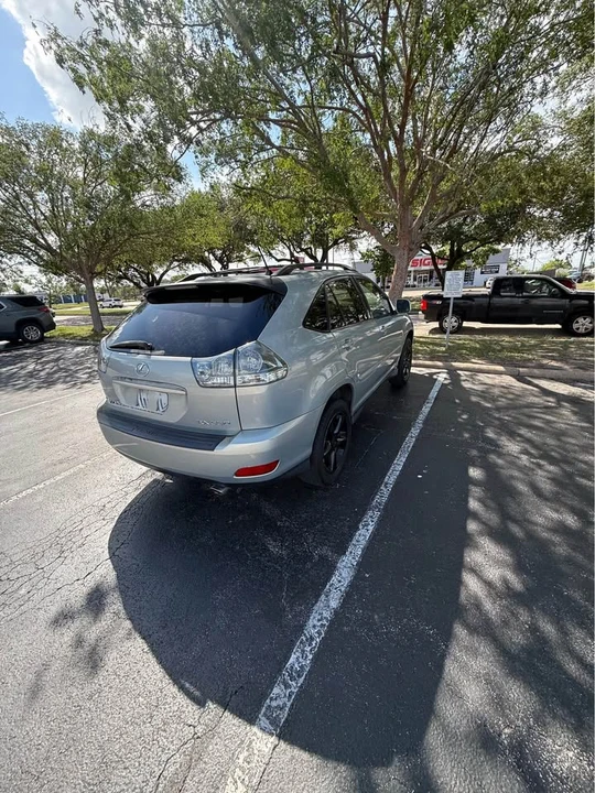 2005 Lexus RX 2nd Gen - Image 7 of 9
