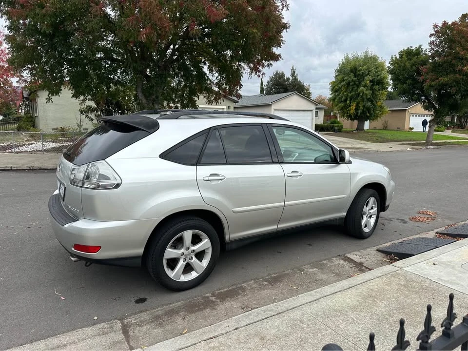 2005 Lexus RX 2nd Gen - Image 4 of 12