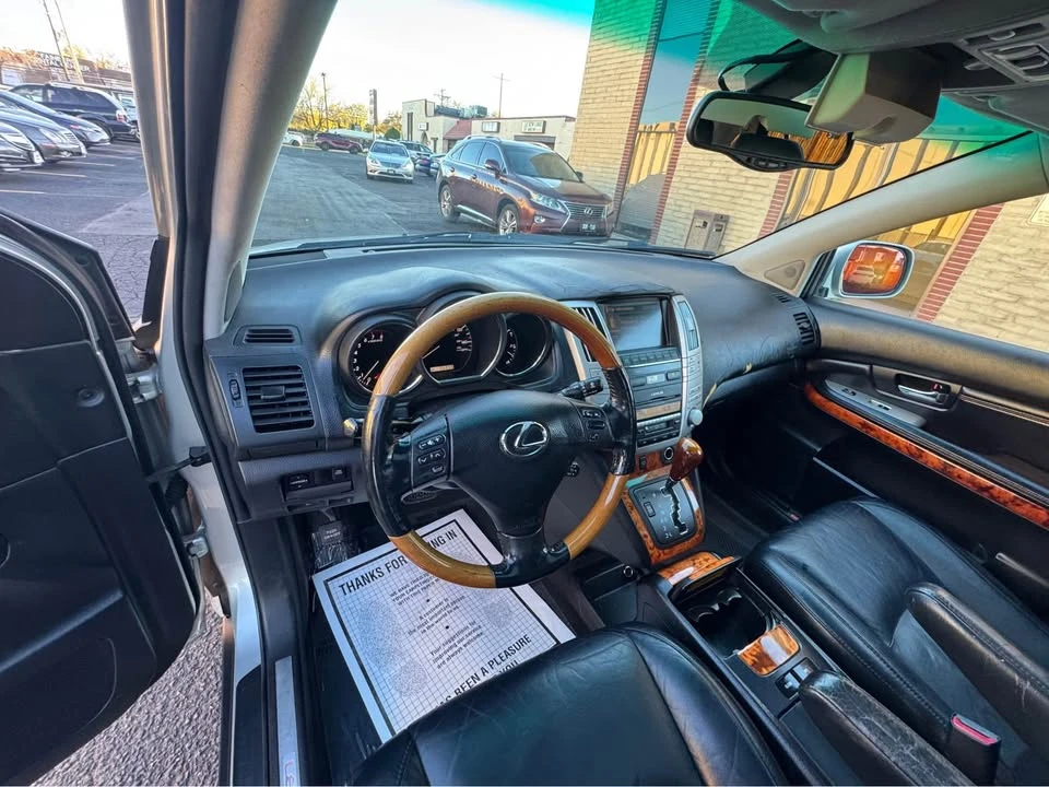 2005 Lexus RX 2nd Gen - Image 17 of 19