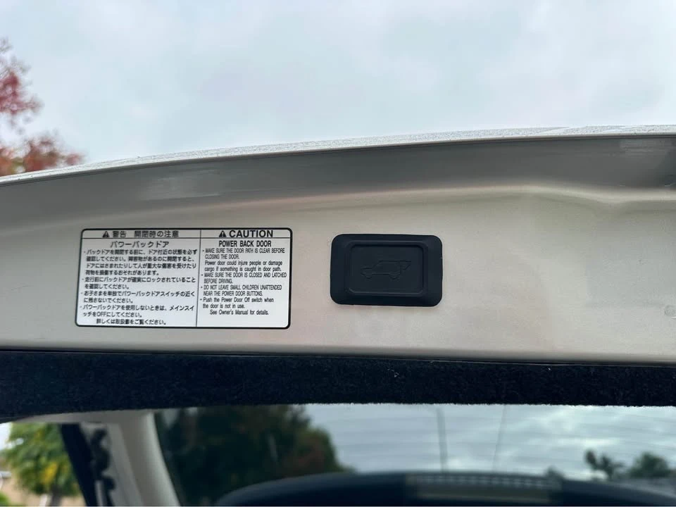 2005 Lexus RX 2nd Gen - Image 10 of 12