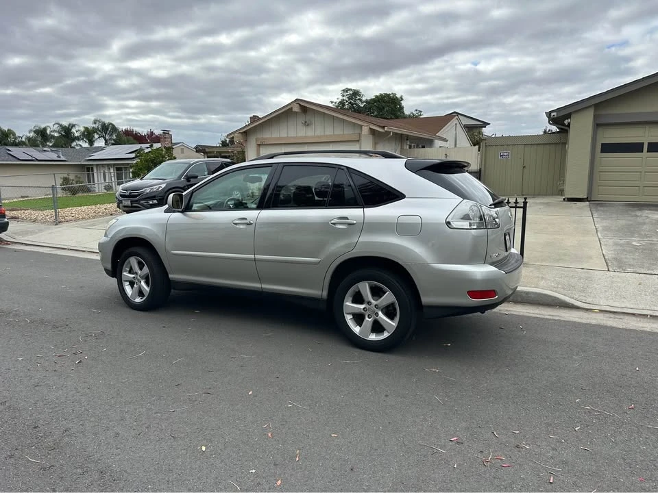 2005 Lexus RX 2nd Gen - Image 3 of 12