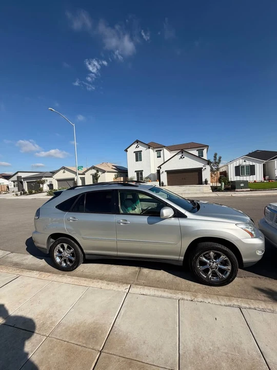 2005 Lexus RX 2nd Gen - Image 2 of 9