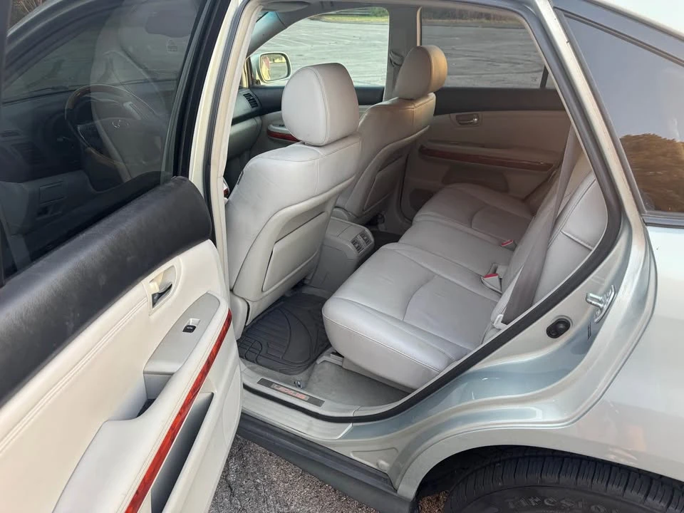 2005 Lexus RX 2nd Gen - Image 10 of 19