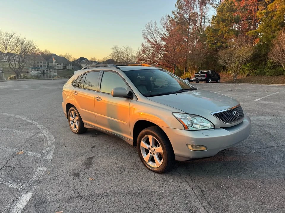 2005 Lexus RX 2nd Gen - Image 3 of 19