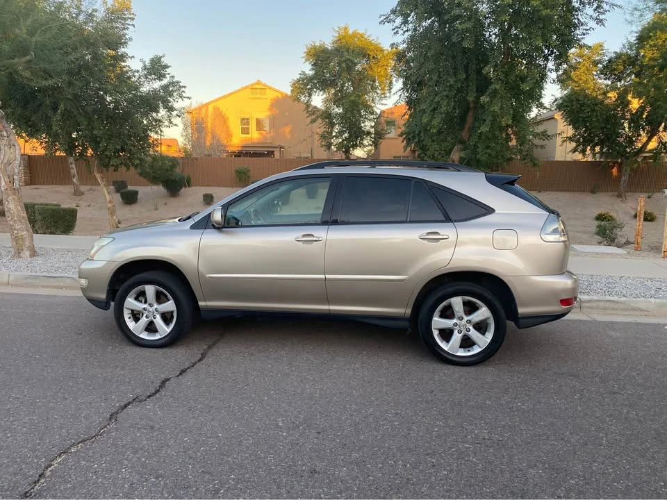2005 Lexus RX 2nd Gen - Image 4 of 13