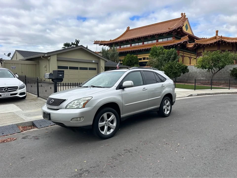 2005 Lexus RX 2nd Gen - Image 2 of 12