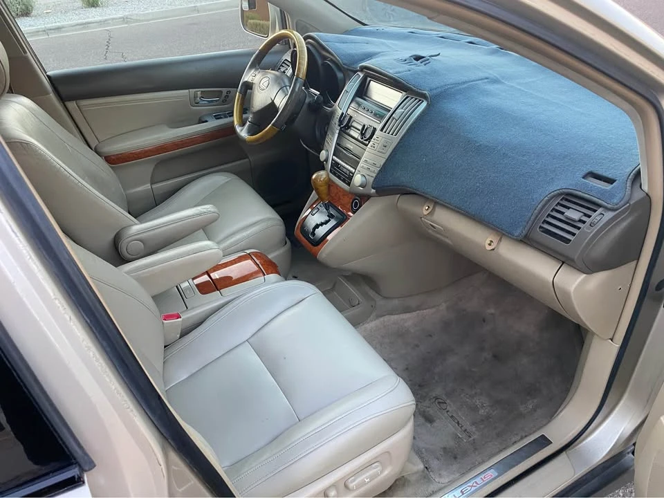 2005 Lexus RX 2nd Gen - Image 9 of 13