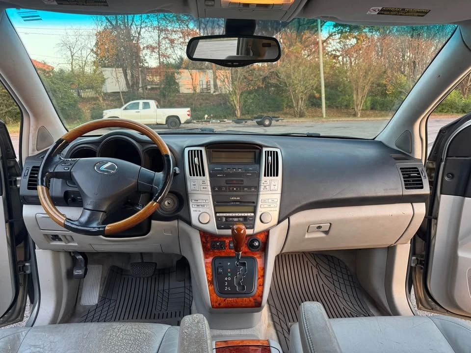 2005 Lexus RX 2nd Gen - Image 14 of 19