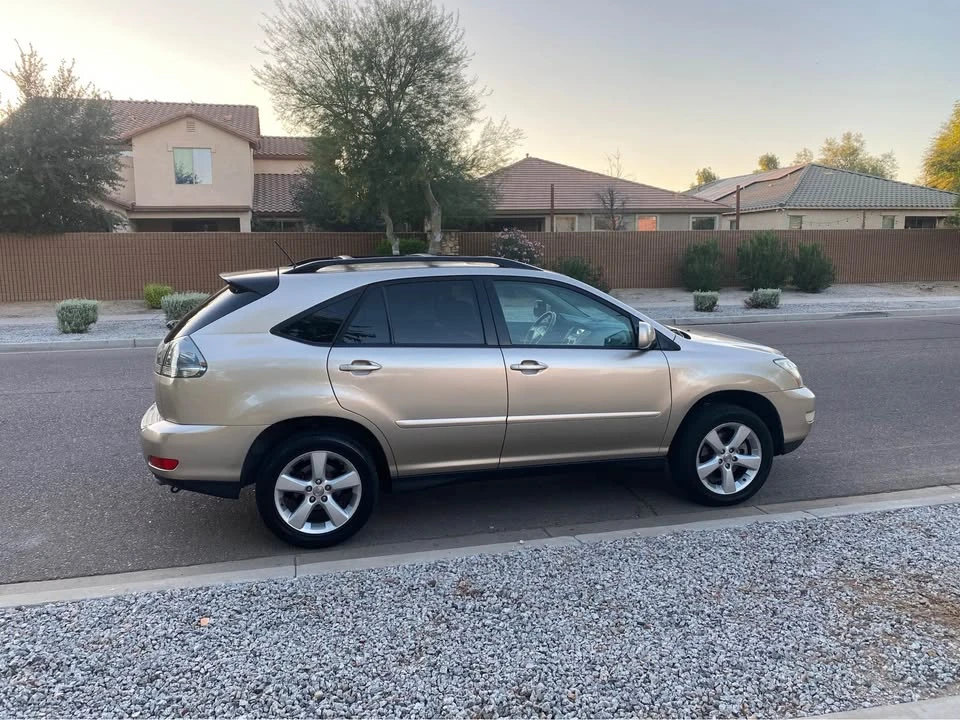 2005 Lexus RX 2nd Gen - Image 8 of 13