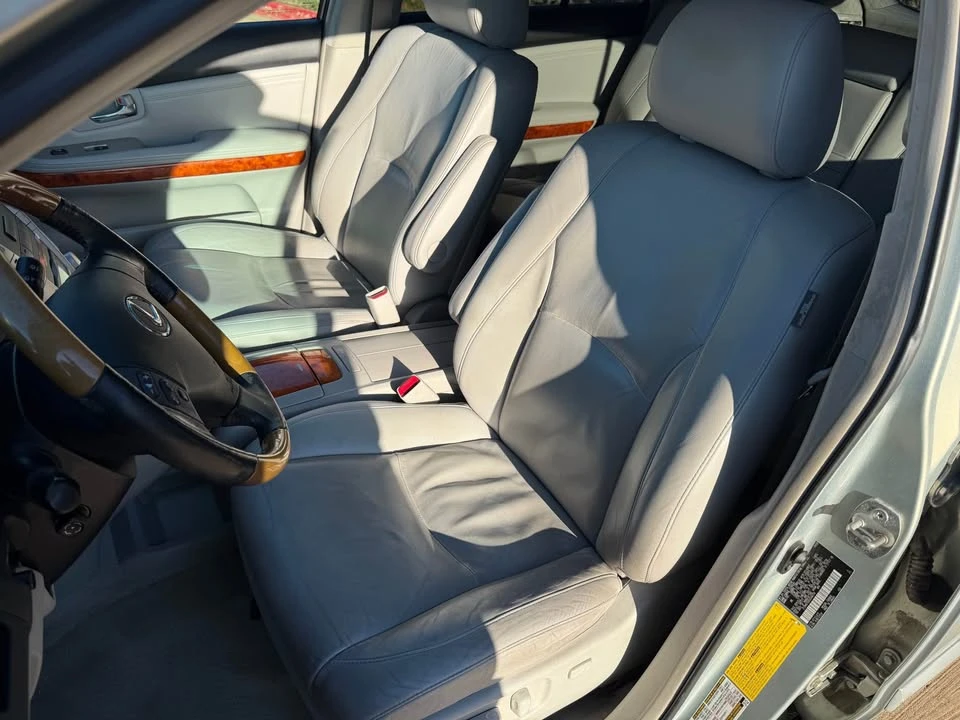 2005 Lexus RX 2nd Gen - Image 6 of 15