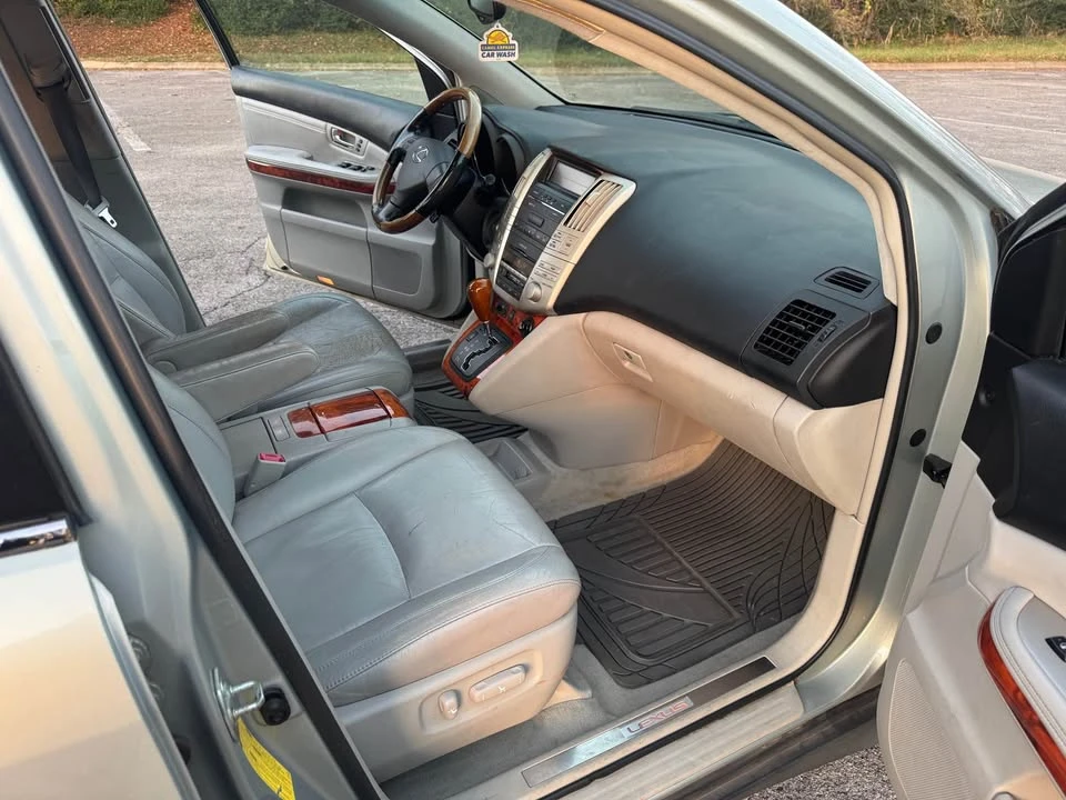 2005 Lexus RX 2nd Gen - Image 11 of 19