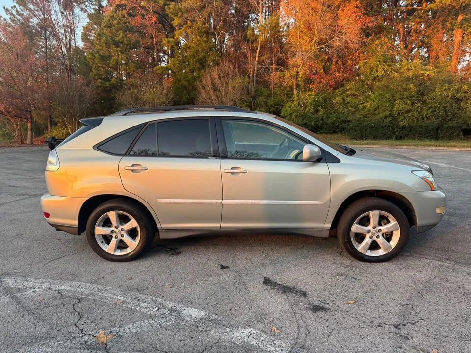 2005 Lexus RX 2nd Gen - Image 4 of 19