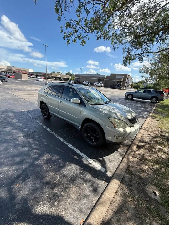 2005 Lexus RX 2nd Gen - Image 6 of 9