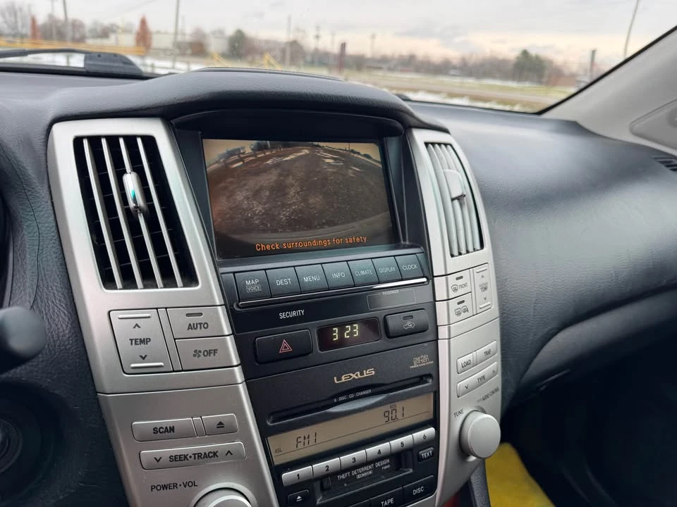 2005 Lexus RX 2nd Gen - Image 11 of 19