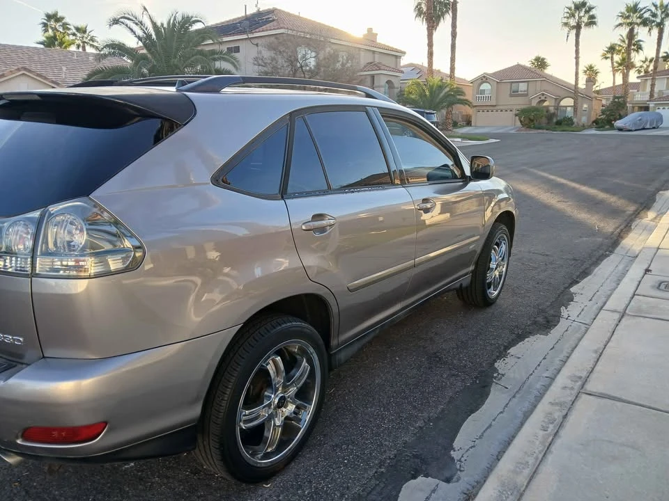 2005 Lexus RX 2nd Gen - Image 4 of 5