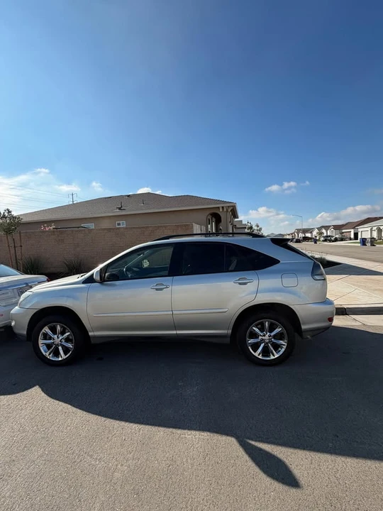 2005 Lexus RX 2nd Gen - Image 5 of 9