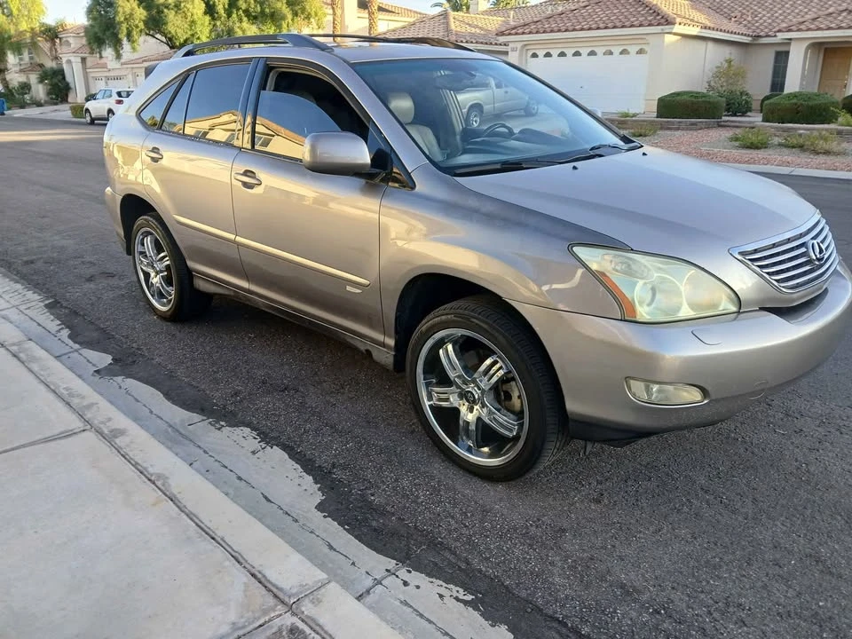 2005 Lexus RX 2nd Gen - Image 3 of 5