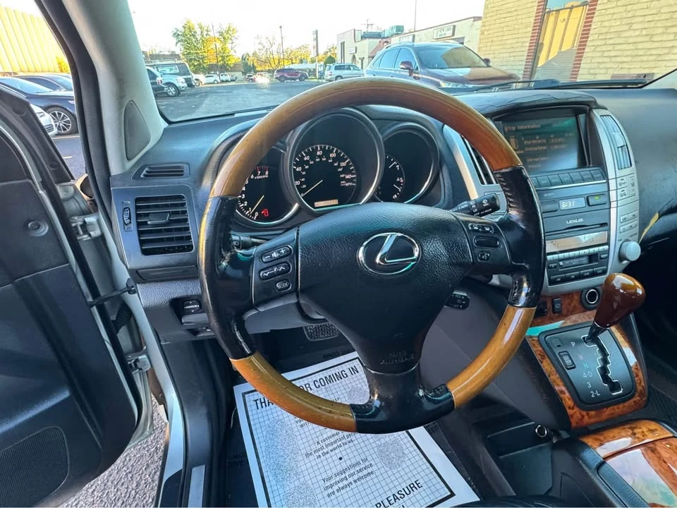2005 Lexus RX 2nd Gen - Image 11 of 19