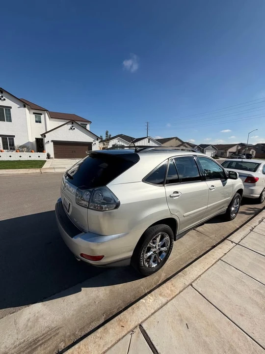 2005 Lexus RX 2nd Gen - Image 6 of 9