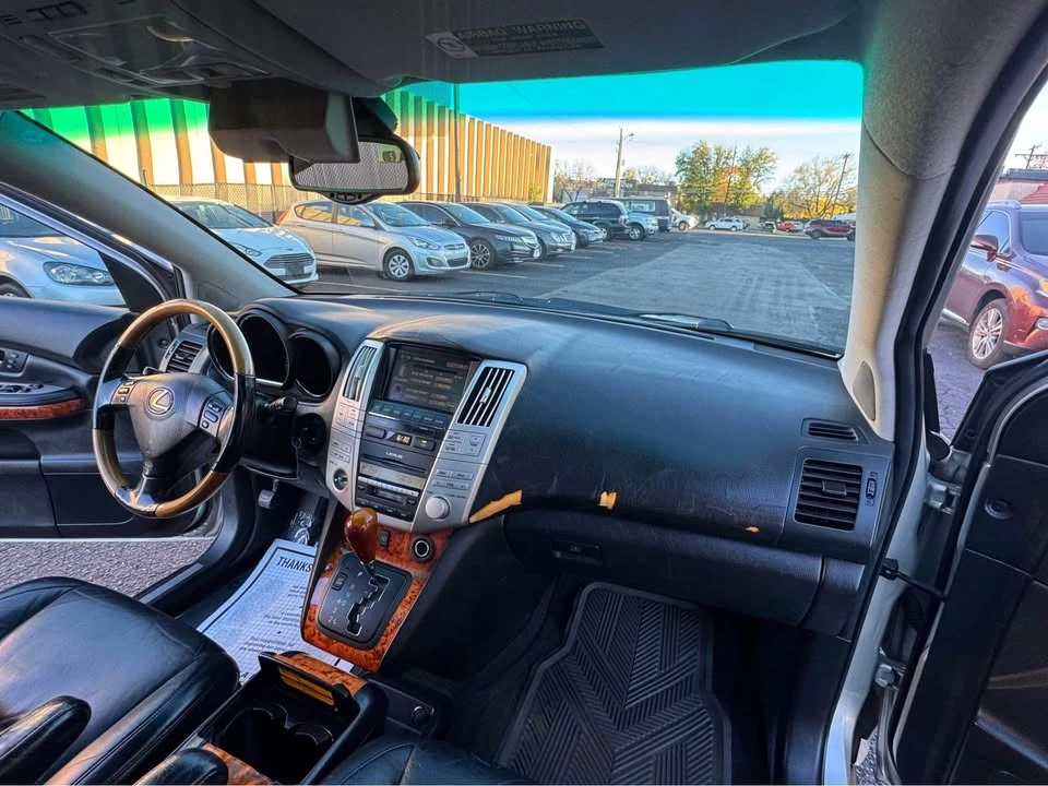 2005 Lexus RX 2nd Gen - Image 12 of 19