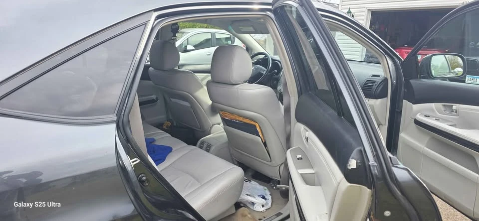2005 Lexus RX 2nd Gen - Image 11 of 11