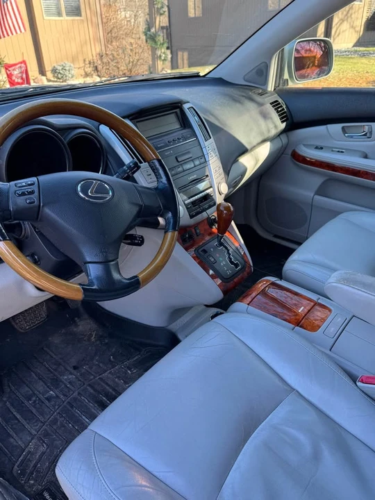 2005 Lexus RX 2nd Gen - Image 2 of 4