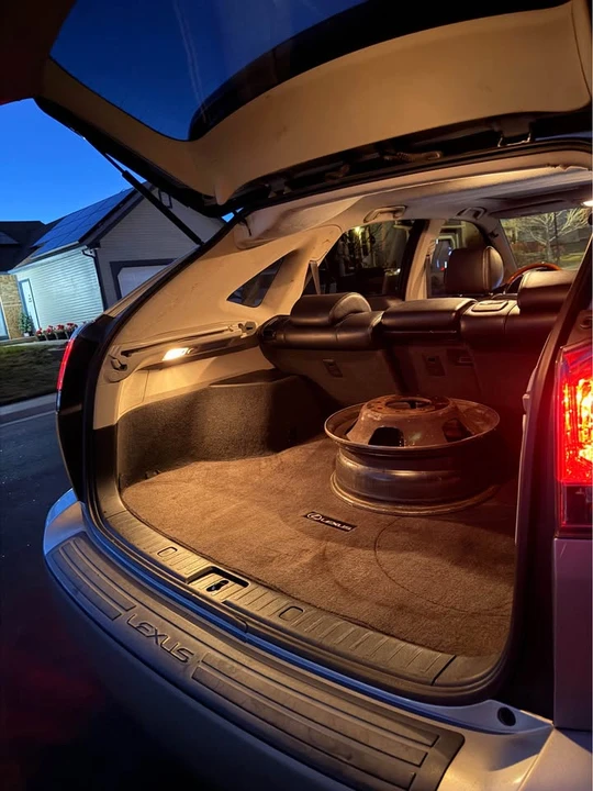 2005 Lexus RX 2nd Gen - Image 10 of 15