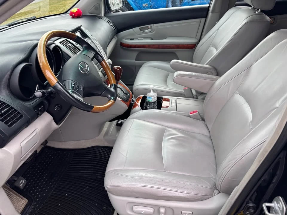 2005 Lexus RX 2nd Gen - Image 7 of 14