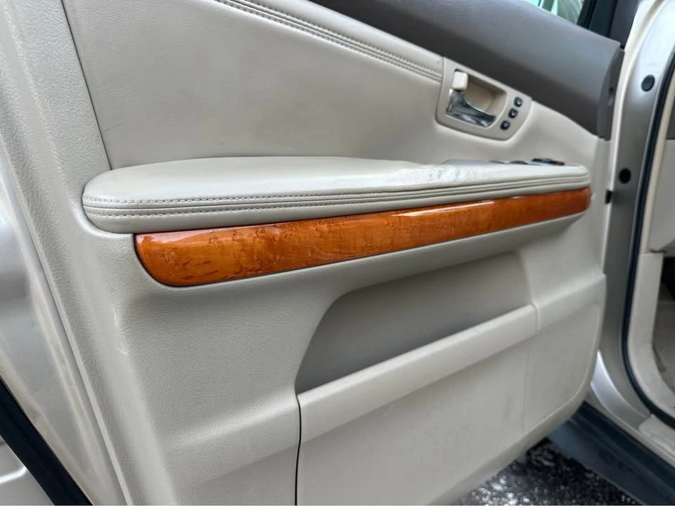 2005 Lexus RX 2nd Gen - Image 9 of 20