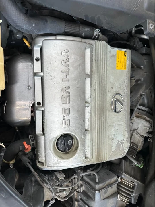 2005 Lexus RX 2nd Gen - Image 16 of 20
