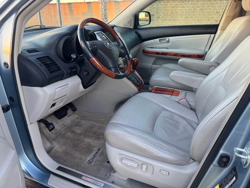 2005 Lexus RX 2nd Gen - Image 6 of 18