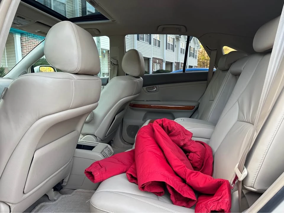 2005 Lexus RX 2nd Gen - Image 10 of 20