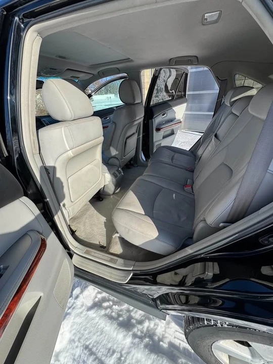 2005 Lexus RX 2nd Gen - Image 13 of 15