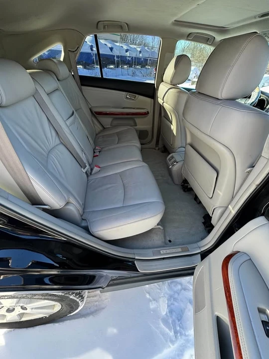 2005 Lexus RX 2nd Gen - Image 10 of 15