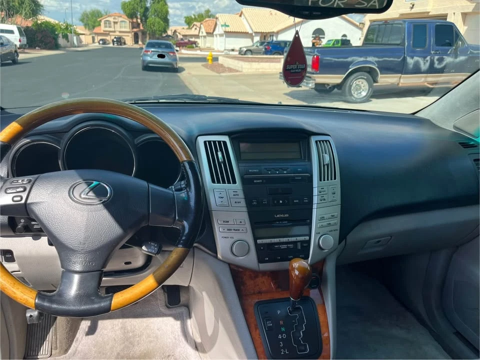 2005 Lexus RX 2nd Gen - Image 6 of 9