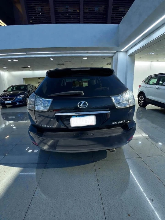 2005 Lexus RX 2nd Gen - Image 6 of 15