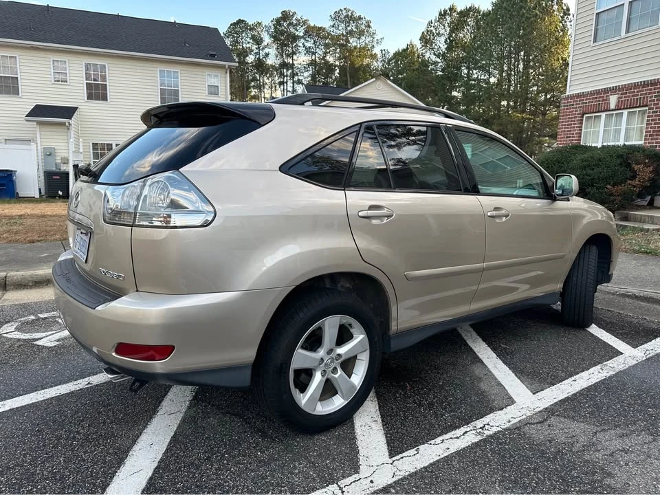 2005 Lexus RX 2nd Gen - Image 6 of 20