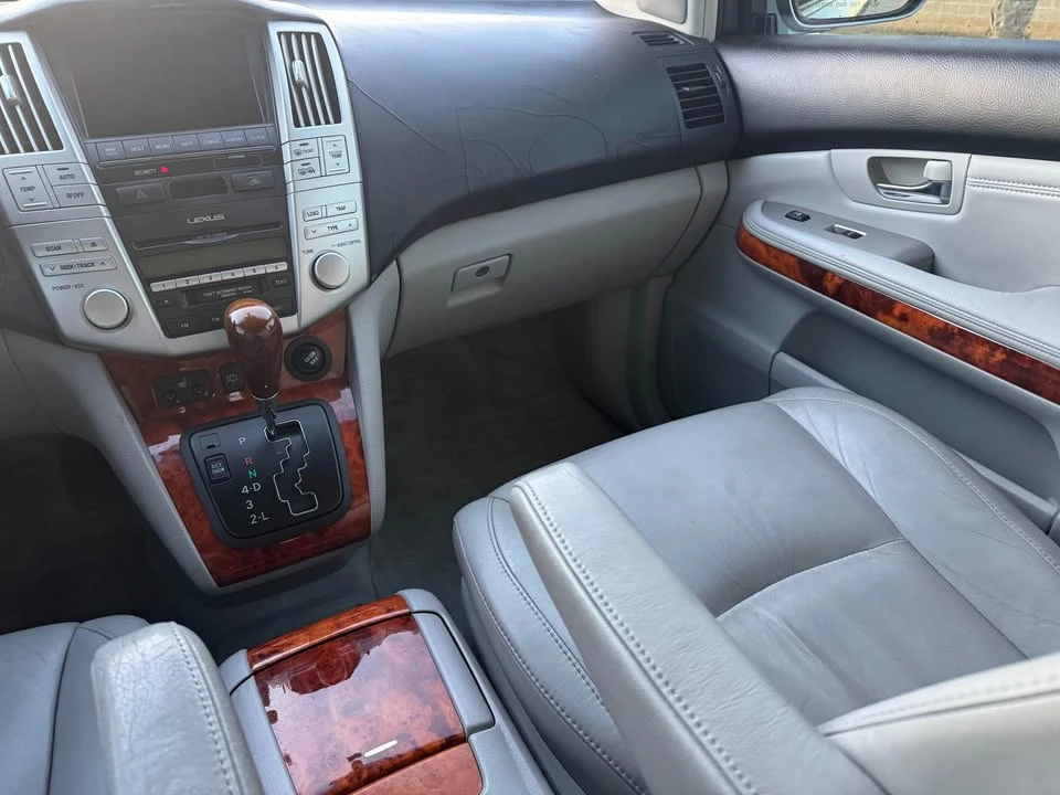 2005 Lexus RX 2nd Gen - Image 17 of 18