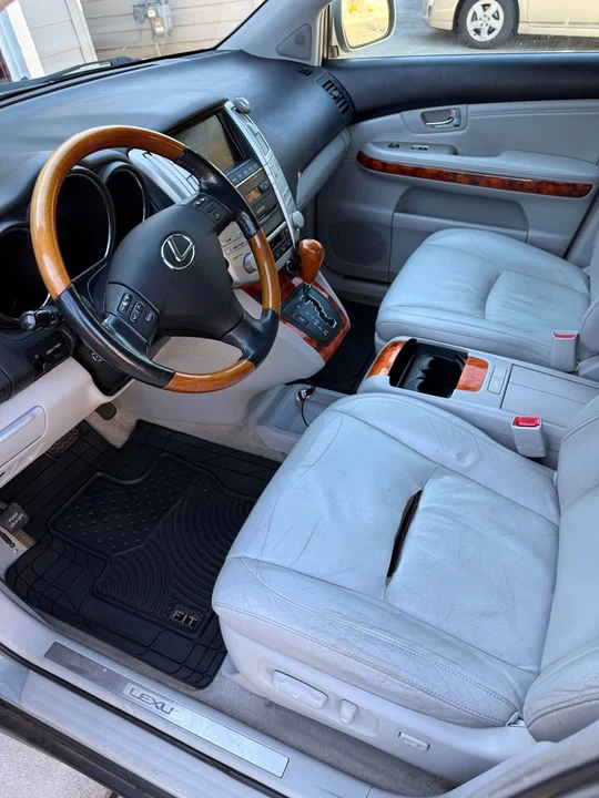 2005 Lexus RX 2nd Gen - Image 7 of 10