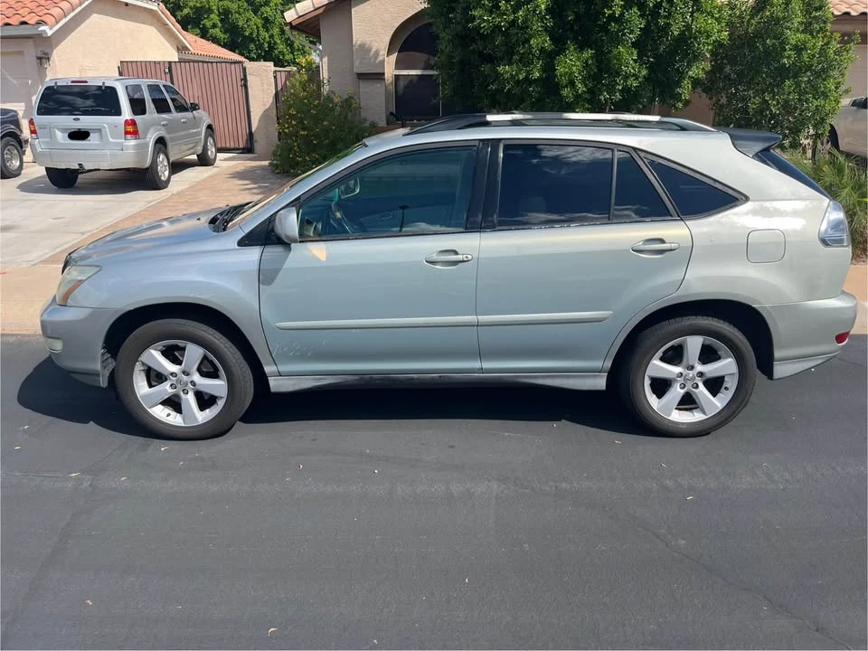 2005 Lexus RX 2nd Gen - Image 2 of 9
