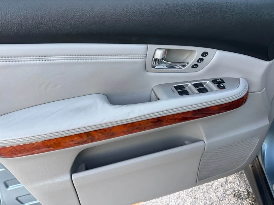 2005 Lexus RX 2nd Gen - Image 5 of 18