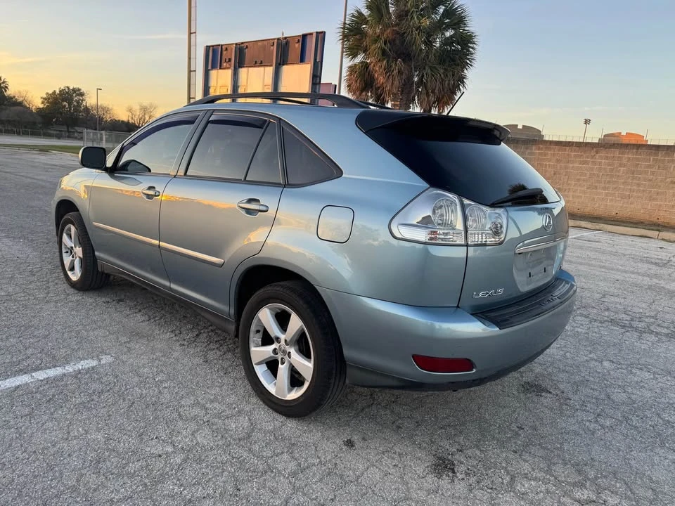 2005 Lexus RX 2nd Gen - Image 3 of 18