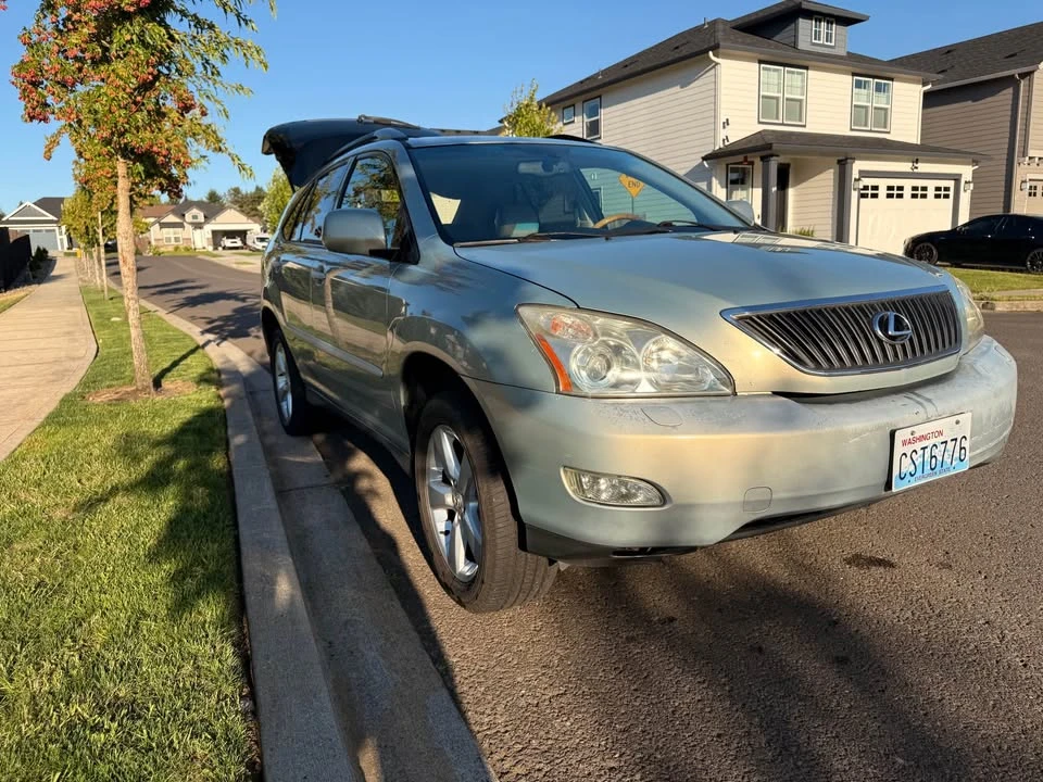 2005 Lexus RX 2nd Gen - Image 2 of 10