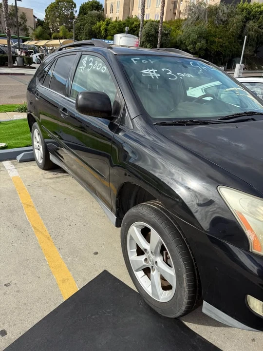 2005 Lexus RX 2nd Gen - Image 2 of 8